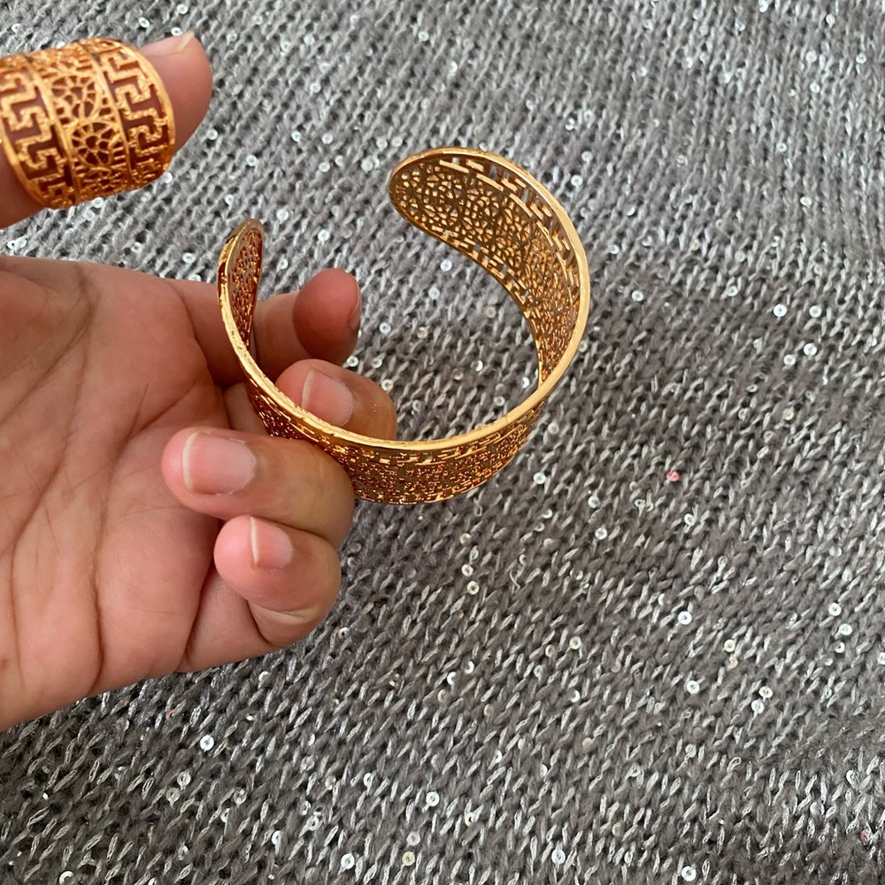 Jewelry - Picture 3 of 3
